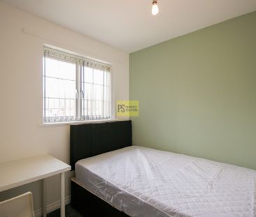 17 Kellett Road - Photo 4