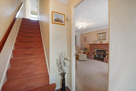 4 bedroom detached house to rent - Photo 2