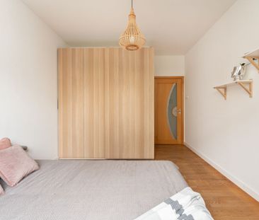 Przytulne, dwupoziomowe mieszkanie z ogródkiem - Zdjęcie 5