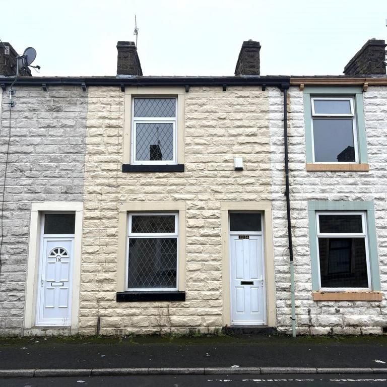 2 bedroom terraced house to rent - Photo 1