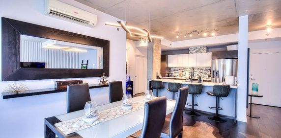 Condo 3.5 de luxe, meublé, rénové au coeur du quartier Dix30 à 5min du REM - Photo 2