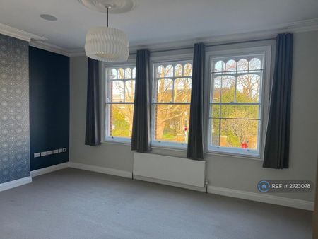 3 bedroom flat to rent - Photo 2