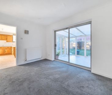 4 bedroom detached house to rent - Photo 2