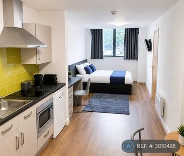 Studio to rent - Photo 1