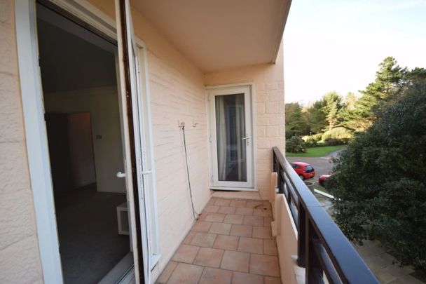 To Rent Manor Road, Lansdowne, Bournemouth, BH1 £1,575 pcm Tenancy Info - Photo 1
