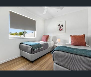 Fully Furnished Luxury Living in the Heart of Tewantin - Photo 3