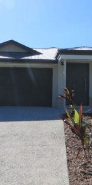 Modern Comfort & Convenience in Prime Coomera Location! - Photo 1