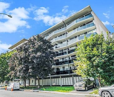 324 Cambridge Street N - Photo 1