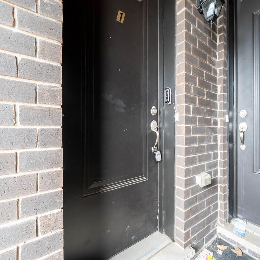 For Lease - 1776A Lawrence Avenue Unit# 1, Toronto, Ontario - Photo 1