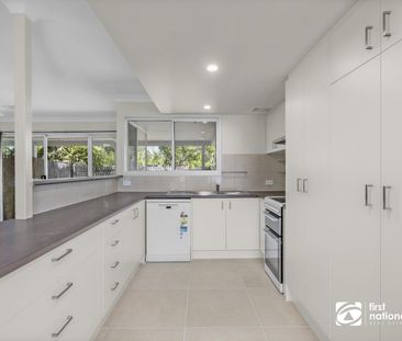 NEWLY RENOVATED THREE BEDROOM TOWNHOUSE IN THORNESIDE - Photo 6