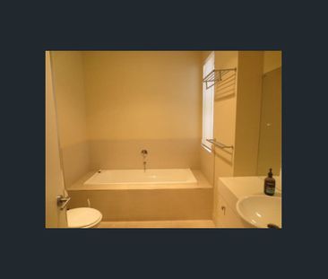 QUIET MODERN LIVING! - Photo 5