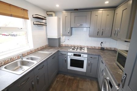 BILLERICAY TOWN CENTRE, Property for rent - Photo 3