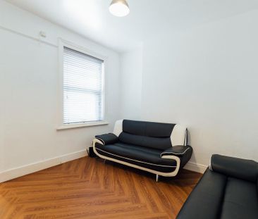 1 bedroom in a house share to rent - Photo 1