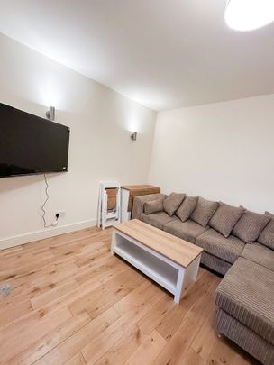 4 Bed Flat, Sancroft Street, SE11 - Photo 1