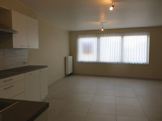 Nieuwbouwappartement met 2 slaapkamers op de Markt in Houthulst - Photo 1