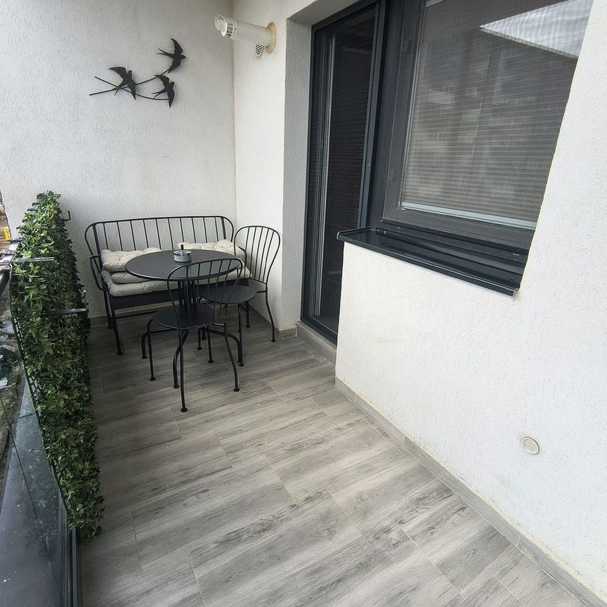 De inchiriat apartament lux cu parcare prima inchiriere metrou Berceni - Photo 1
