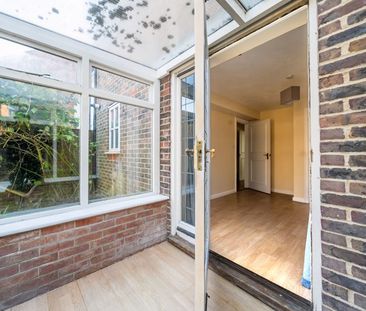 Woodfield Close Tangmere, Chichester - 1 bedroomProperty for lettin... - Photo 1