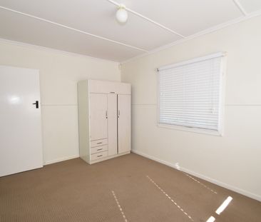 10 Dunne Street, Harristown QLD 4350 - House For Rent | Domain - Photo 3