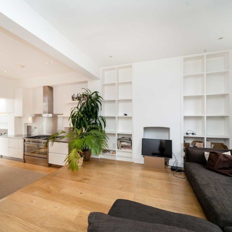 St. Leonards Square, Kentish Town, NW5 - Photo 1