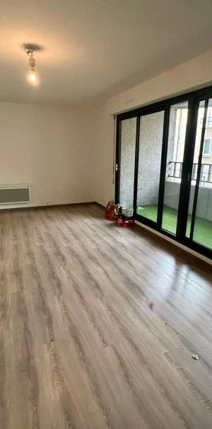 Appartement à louer 2 pièces 74.64m² - Photo 2