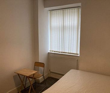 Double Room – 86 Rhondda Street, Mount Pleasant, Swansea. - Photo 2