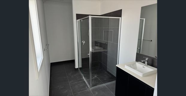 Brand New 4 Bedroom Home in Yarrawonga - Photo 1