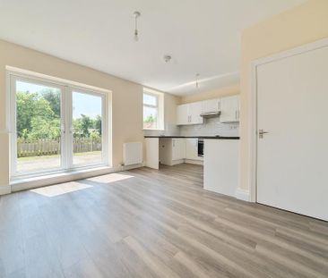 4 bedroom end of terrace house to rent - Photo 6