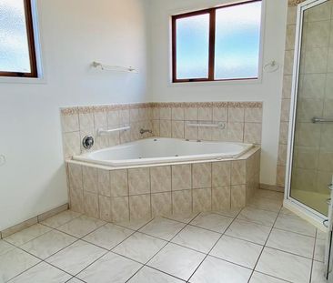 Executive apartment with views - Photo 4