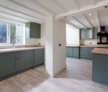 Fant Hill, Upper Brailes - Photo 1