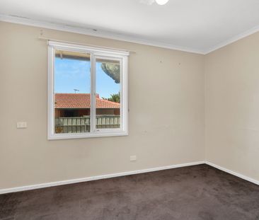 9 Charlotte Drive, Morphett Vale SA 5162 - House For Rent | Domain - Photo 4