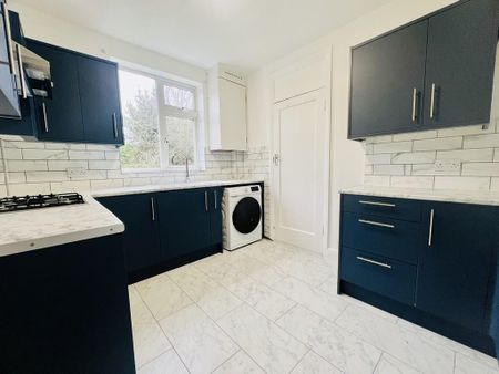 4 bedroom semi-detached house to rent - Photo 5