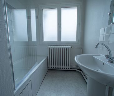 Location Appartement 3 pièces 63m² LE PETIT QUEVILLY 76140 - Photo 2