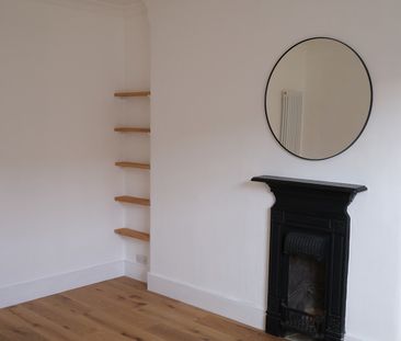 2 Bed Terraced House, Fitzneal Street, W12 - Photo 1