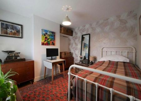 3 bedroom terraced house to rent - Photo 4