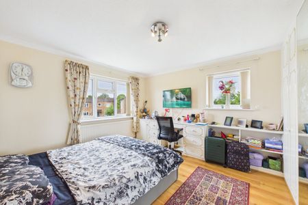 4 bedroom House in Byland Drive, Maidenhead - Photo 5