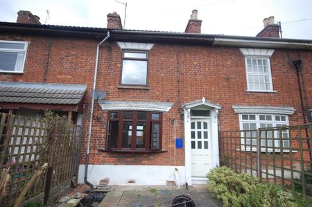 2 bedroom terraced house to rent - Photo 3