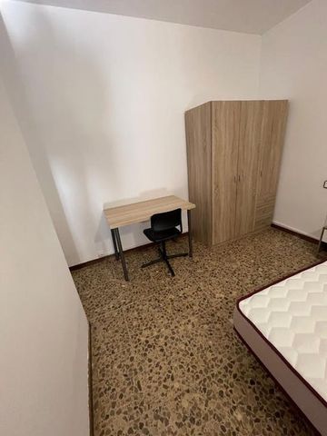 Travessera de Gràcia, Barcelona, Catalonia 08027 - Photo 5