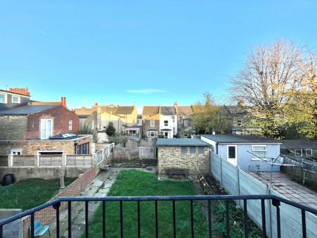 Huddlestone Road, Willesden Green, London, NW2 - Photo 2