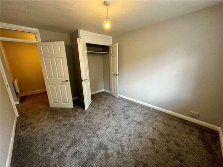Inglewood Court, Liebenrood Road, Reading, Berkshire, RG30 - Photo 2