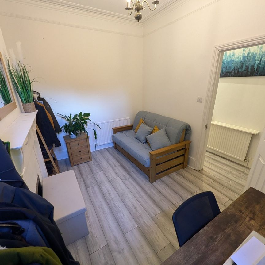 2 Bed Flat, Francemary Road, SE4 - Photo 1