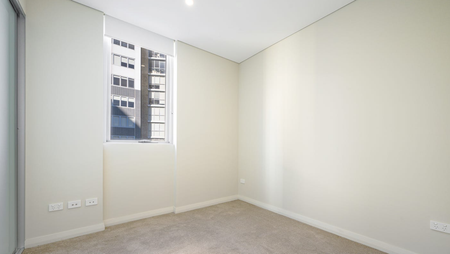 Spacious 2-Bedroom Apartment in Prime Carlingford Location - Photo 2