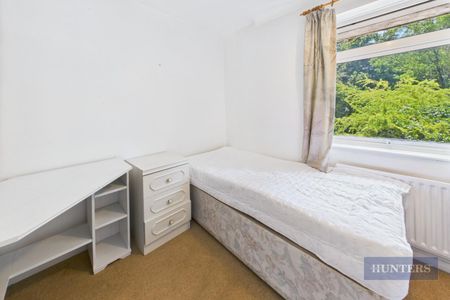 4 bedroom House To Let - Photo 3