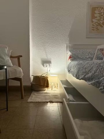 Calle del Hospital, Valencia, Valencian Community 46001 - Photo 4