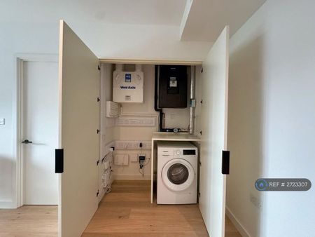 2 bedroom flat to rent - Photo 2