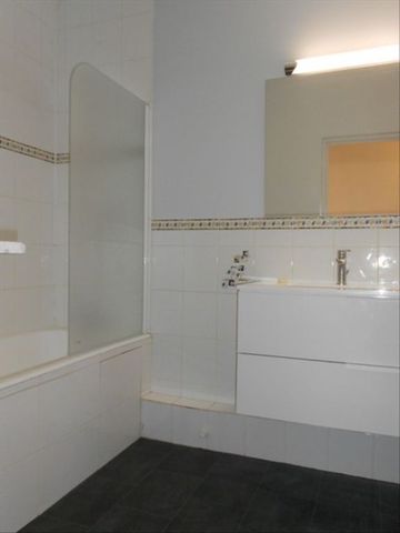Location Appartement 3 pièces 65m² BESANCON 25000 - Photo 4