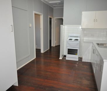 LOCATION PLUS! Well Maintained 3x1 - Photo 6