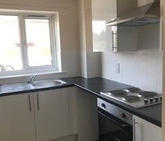 1 Bed Flat, Poole Road, SO19 - Photo 2