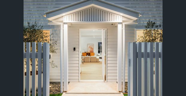 Custom-Crafted Family Masterpiece - Photo 1