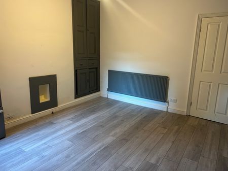 Edward Road - Photo 3