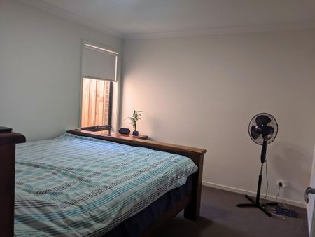 LOVELY 3 BEDROOM HOME - Photo 3